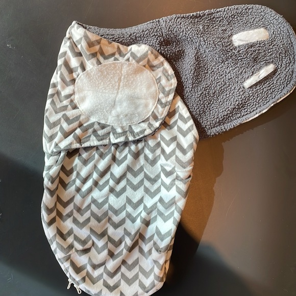 Fleece swaddle, 3-6 months - Picture 2 of 5